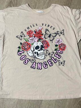 Birch & Stone “Chill Vibes Los Angeles” Graphic Tee Skull Rose Butterfly Beige
